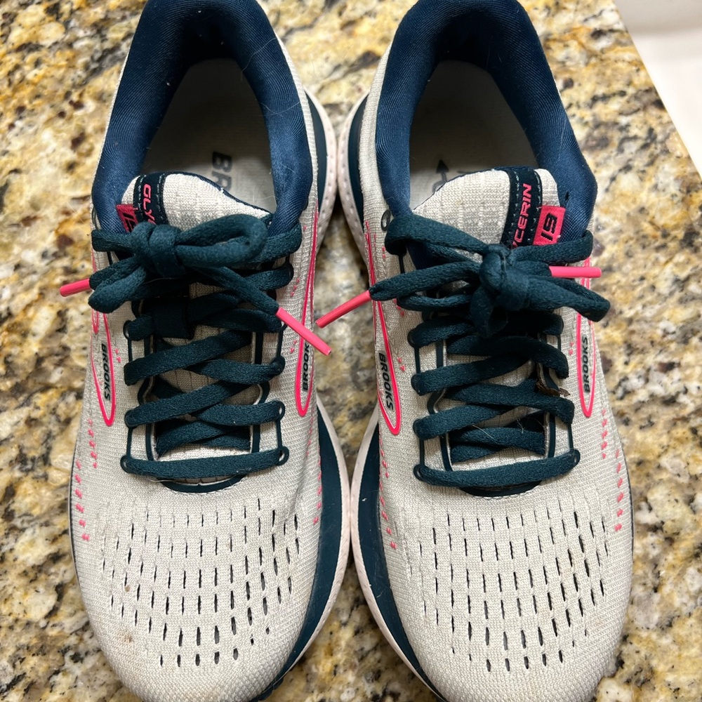 SOLD— Brooks Glycerin 19 Women's Running Shoes
